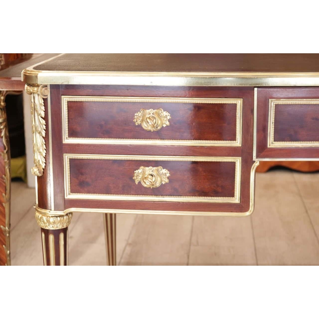 Bureau de style Louis XVI estampillé Durand