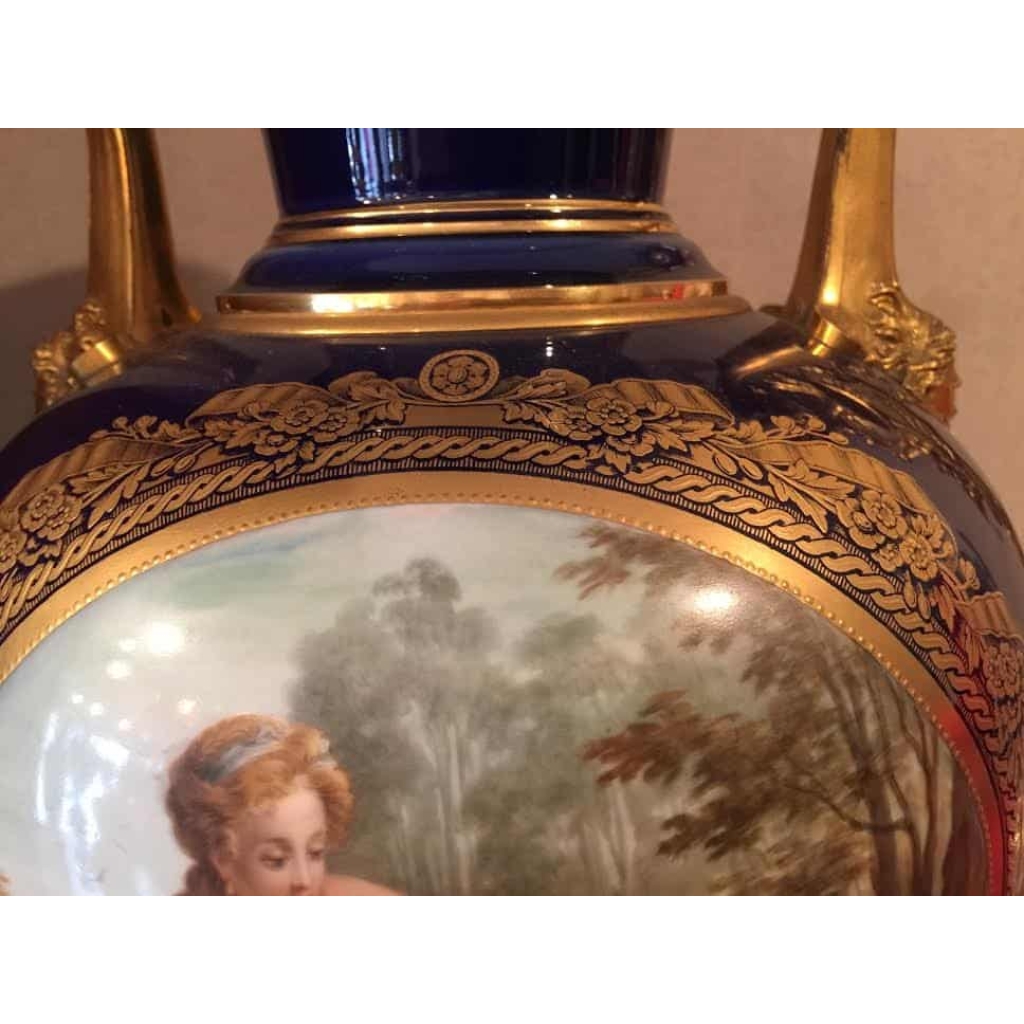 Vase à décor de Sèvres. Réf: 322 | Biron Vase à décor de Sèvres. Réf: 322