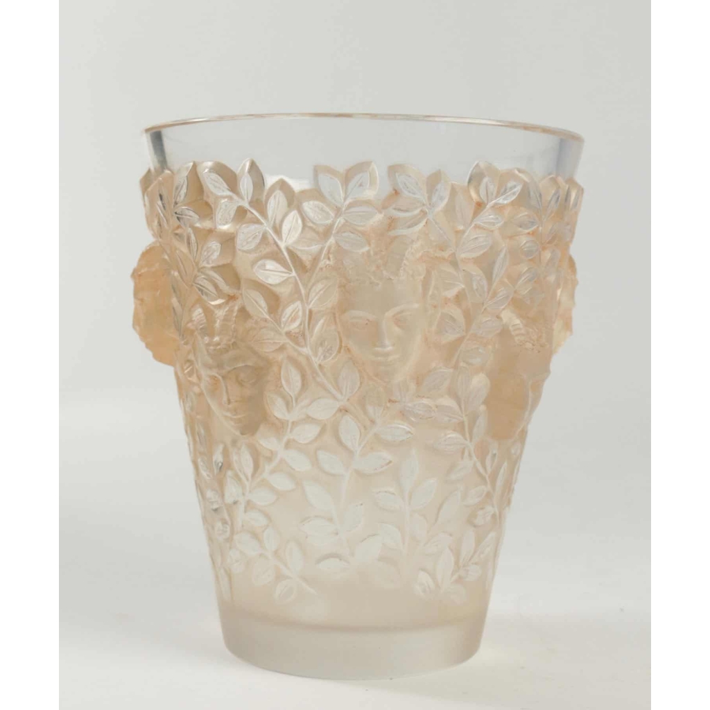 RENE LALIQUE (1860-1945) Vase ‘SILENES’ | Biron ||||