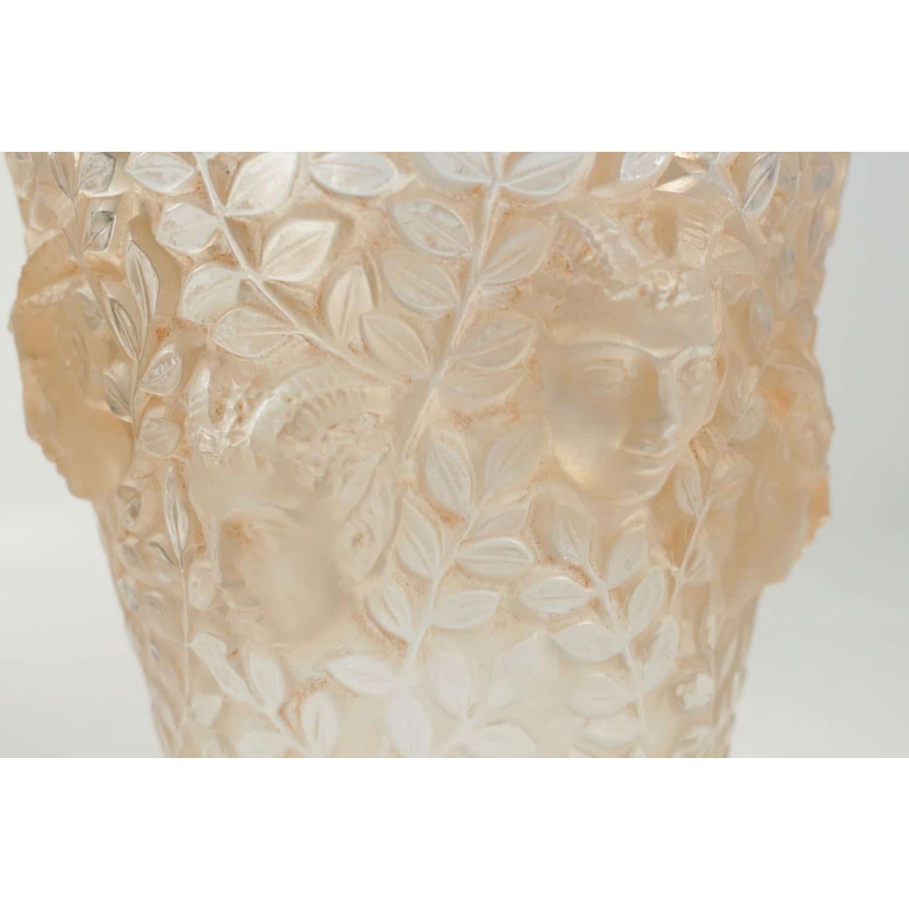 RENE LALIQUE (1860-1945) Vase ‘SILENES’ | Biron RENE LALIQUE (1860-1945) Vase 'SILENES'