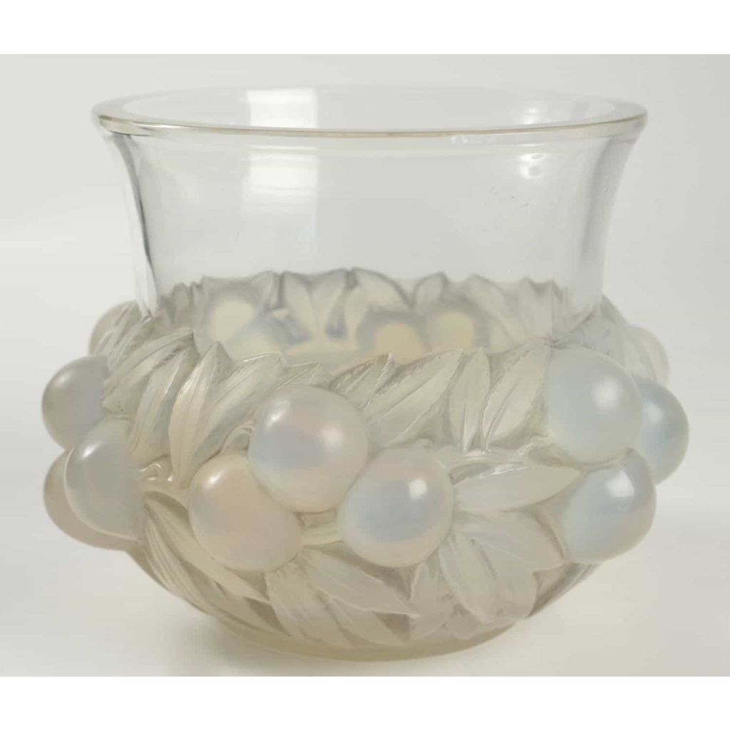 René Lalique Paire de Vases « Prunes » Opalescent | Biron René Lalique Paire de Vases "Prunes " Opalescent