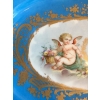 Plat en porcelaine de Sèvres, service du château des Tuileries. Réf: 281 | Biron Plat en porcelaine de Sèvres, service du château des Tuileries. Réf: 281
