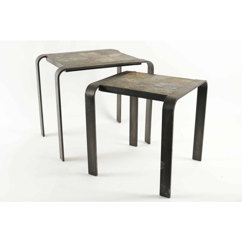 Table gigogne des années 1960-1970 en fer forgé et ardoise. | Biron ||||||