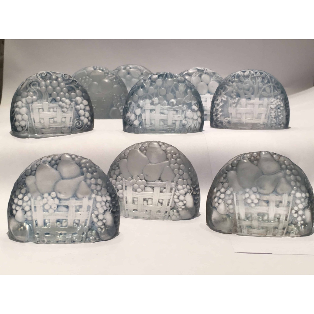 RENE LALIQUE (1860-1945) Suite de neuf porte menus | Biron |||||||