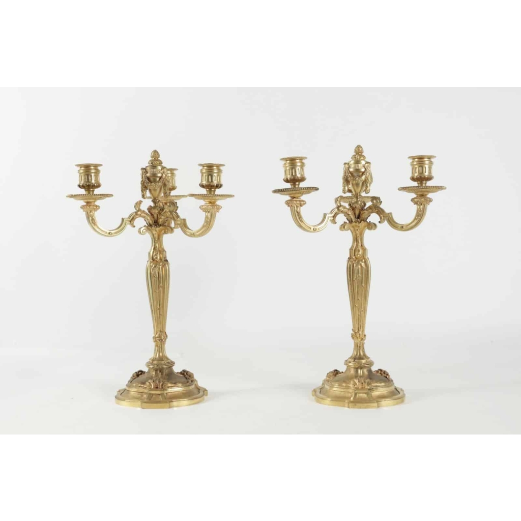 Paire de Candélabre de style Louis XV en bronze doré, 19ème siècle, dorure d’origine. | Biron |||||||||