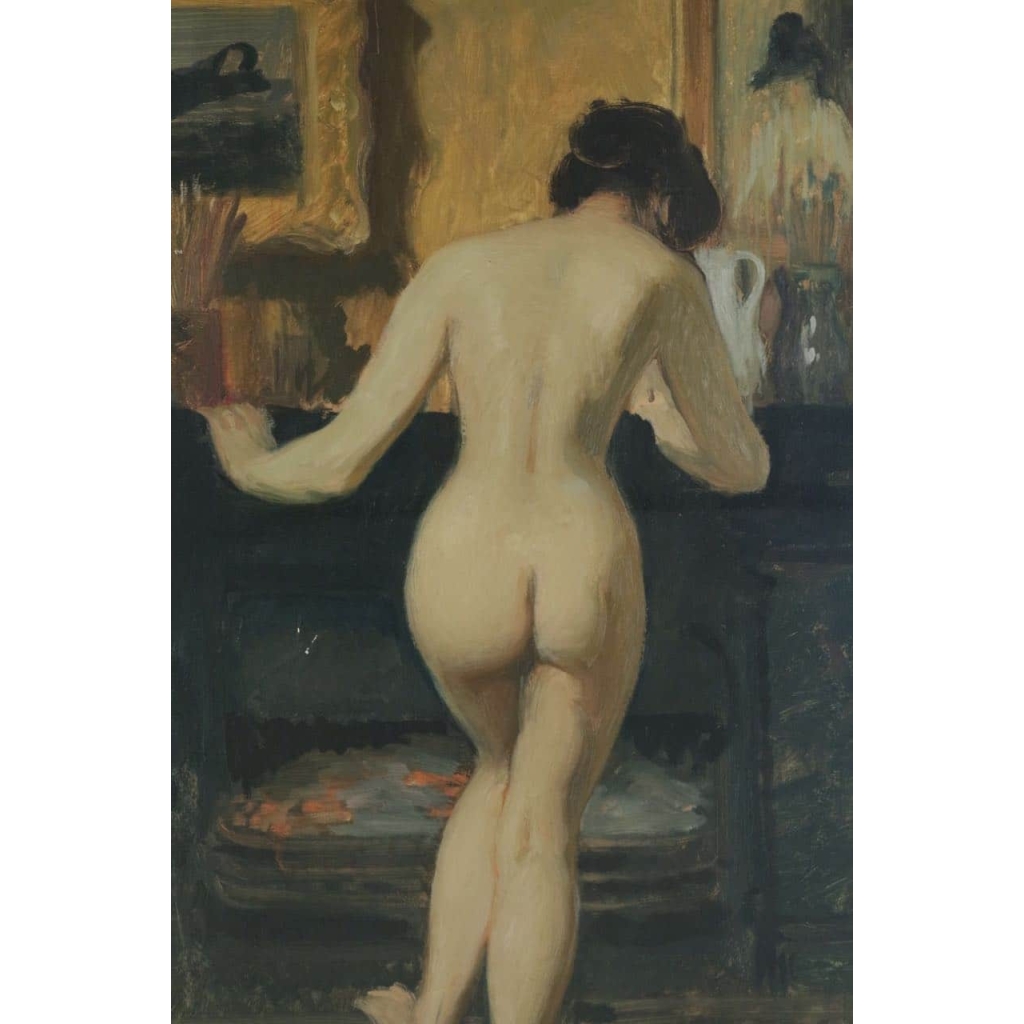 Femme devant la cheminée