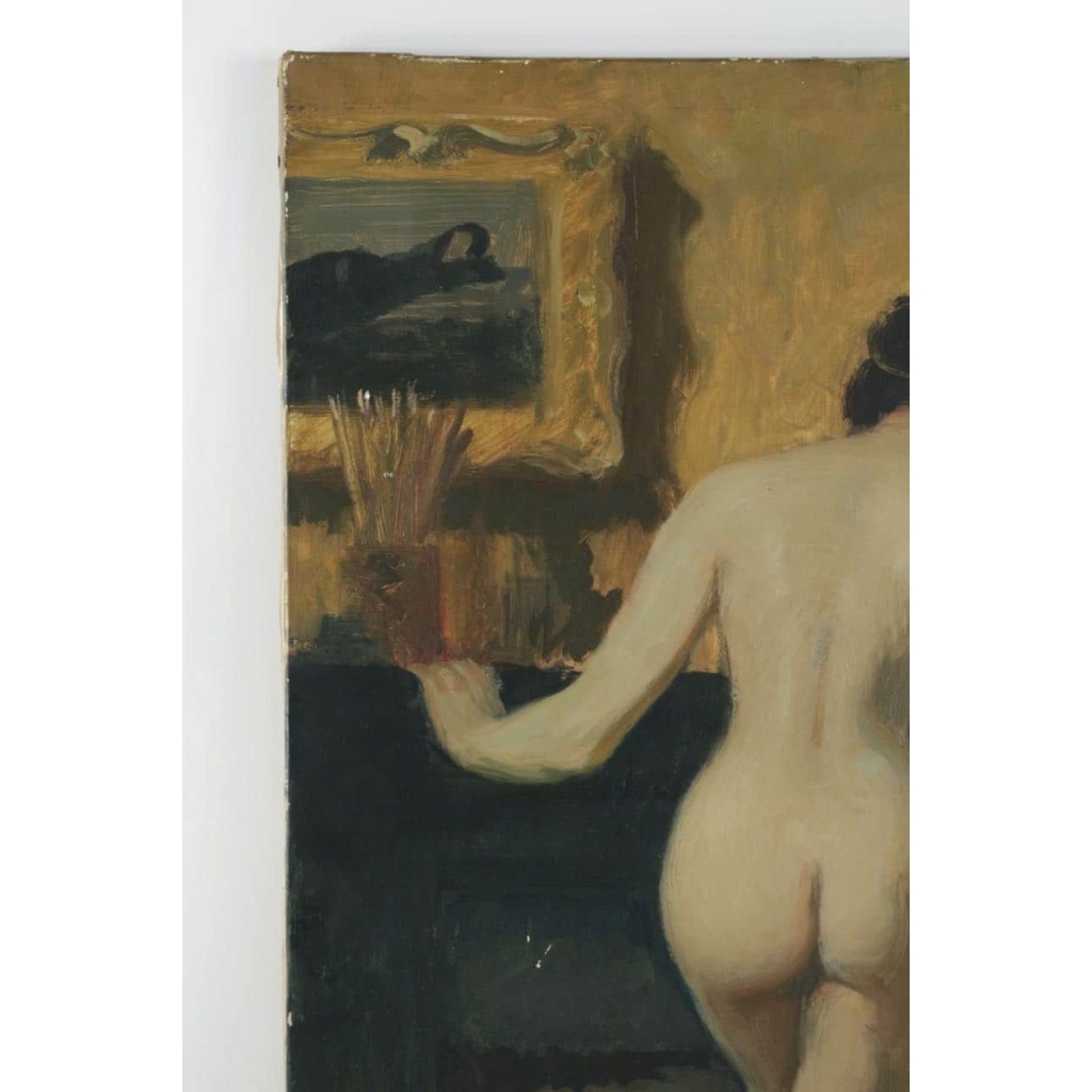 Femme devant la cheminée