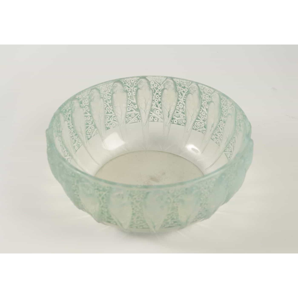 René Lalique Opalescente Coupe « Perruches » | Biron René Lalique Opalescente Coupe "Perruches"