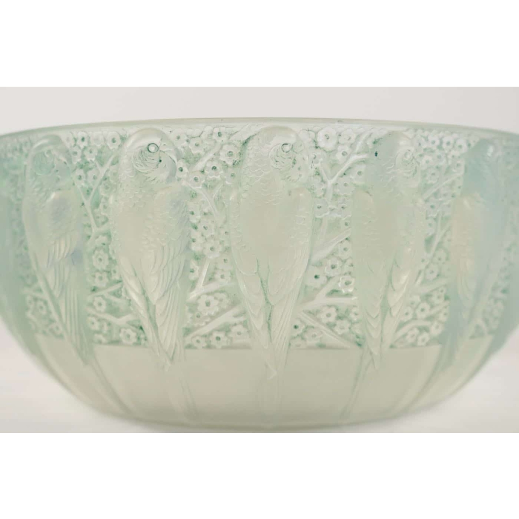 René Lalique Opalescente Coupe « Perruches » | Biron René Lalique Opalescente Coupe "Perruches"