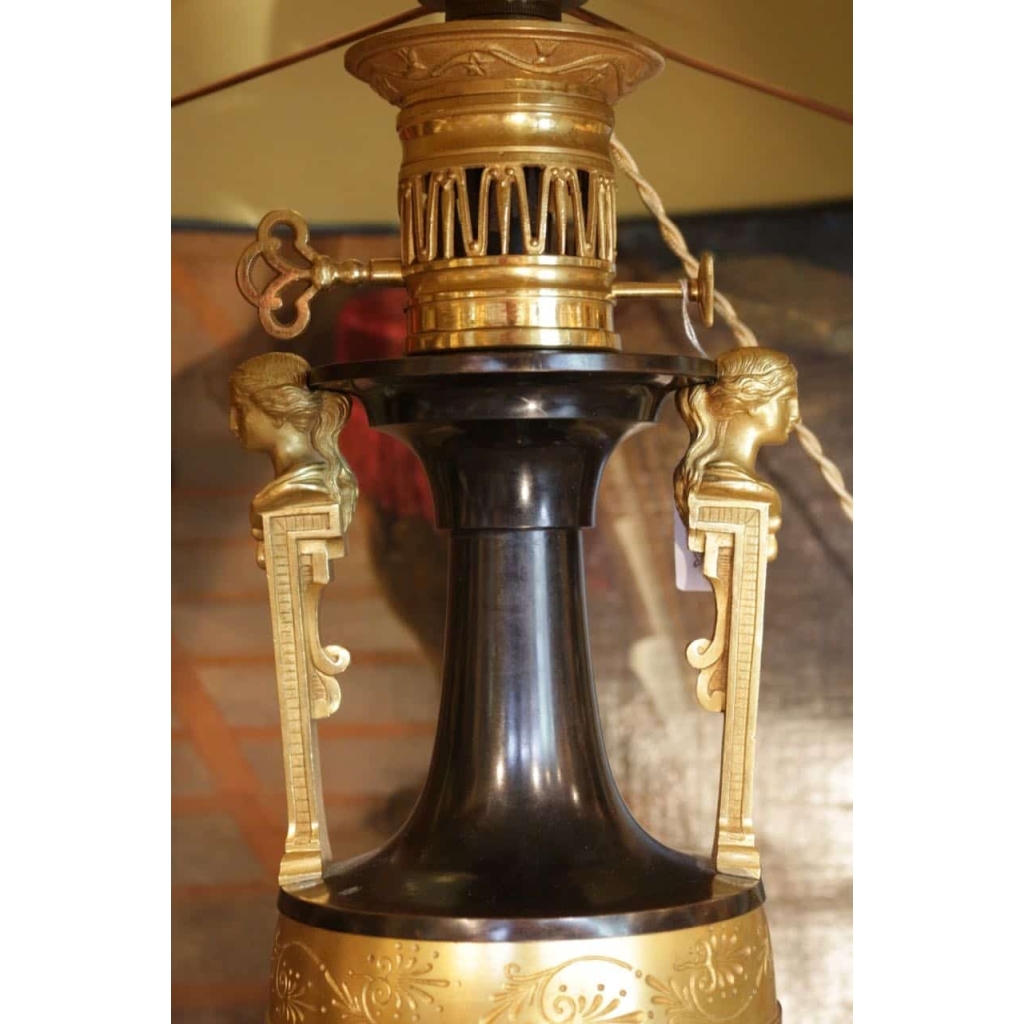 Deux paire de lampes en bronze d'époque Napoléon III