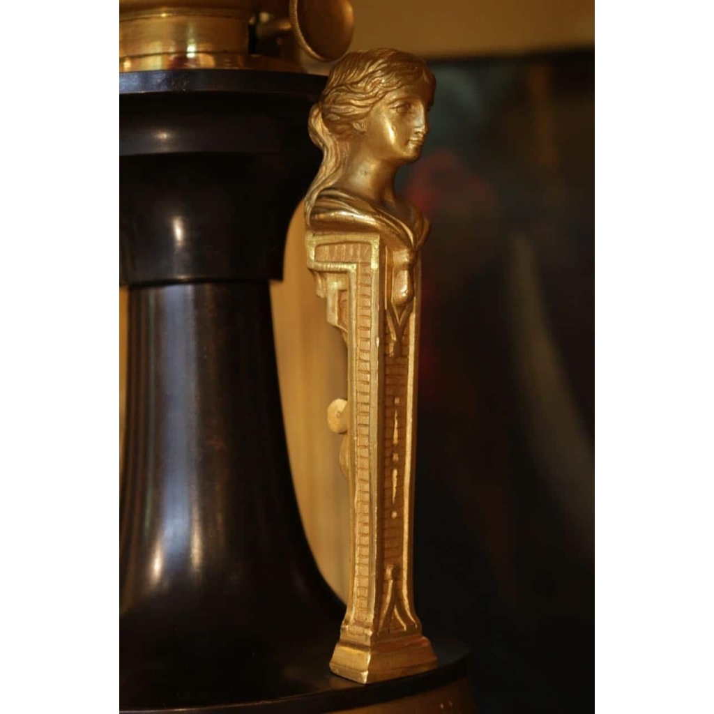 Deux paire de lampes en bronze d'époque Napoléon III