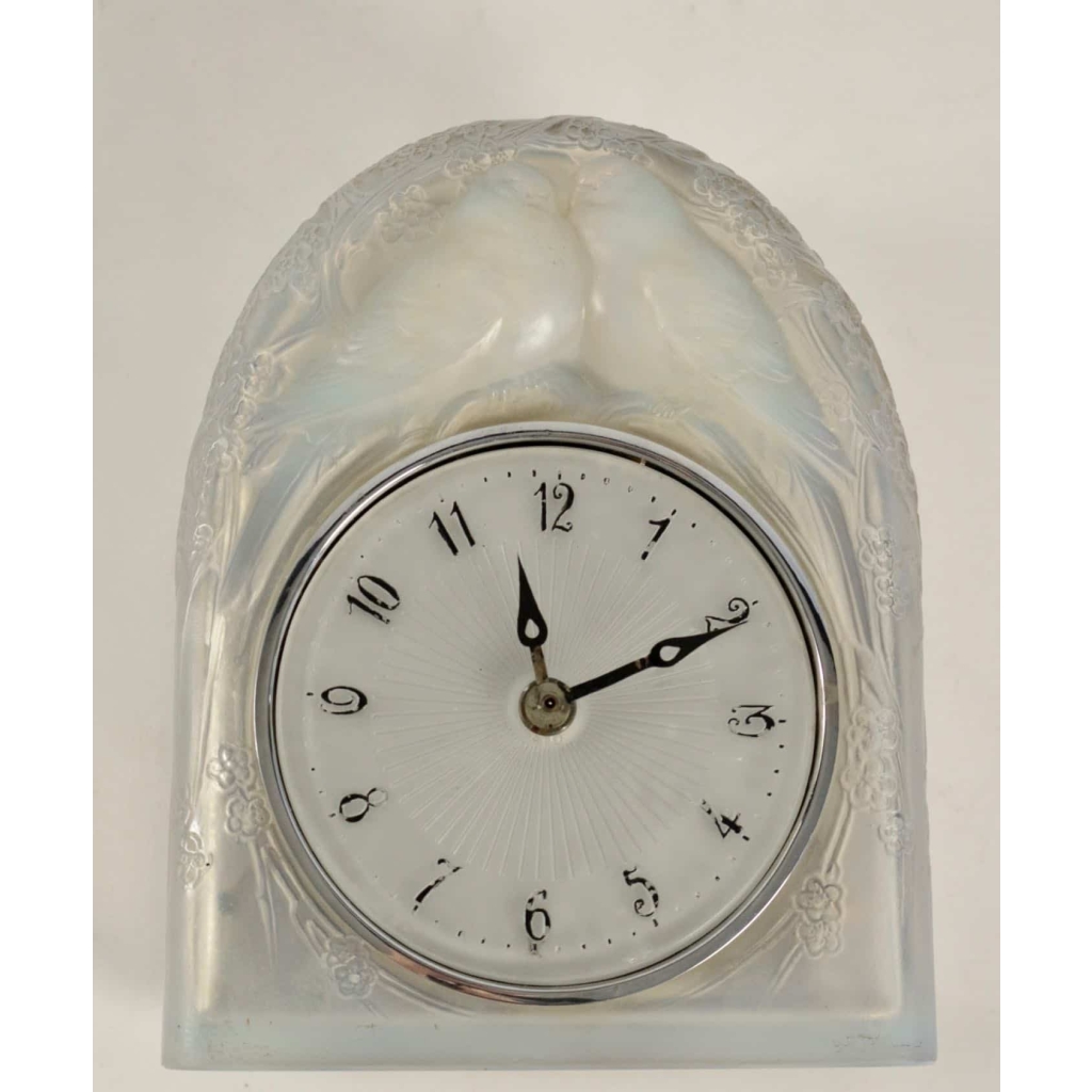 LALIQUE René Pendule « DEUX COLOMBES » Opalescente | Biron |||||||