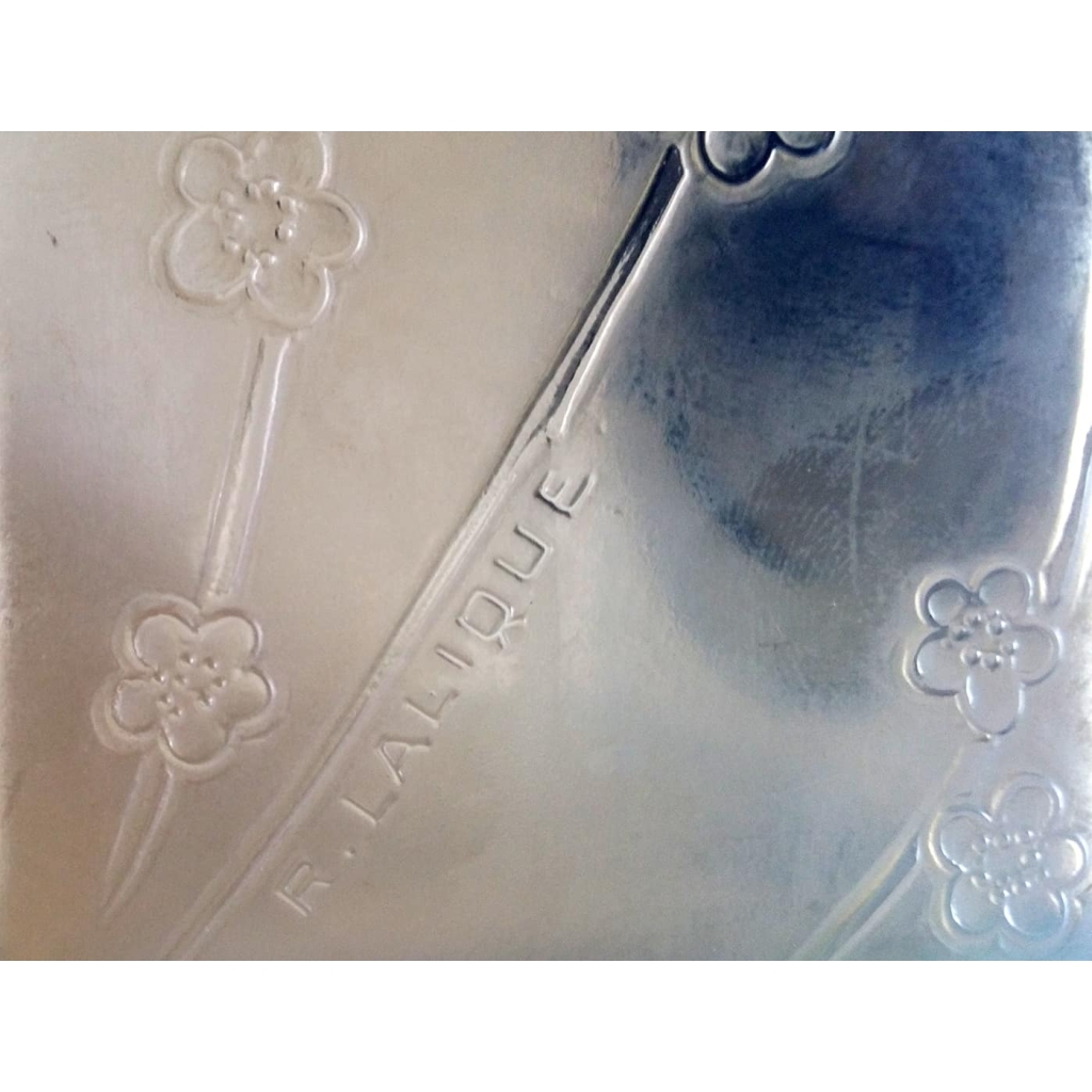 LALIQUE René Pendule « DEUX COLOMBES » Opalescente | Biron LALIQUE René Pendule « DEUX COLOMBES » Opalescente