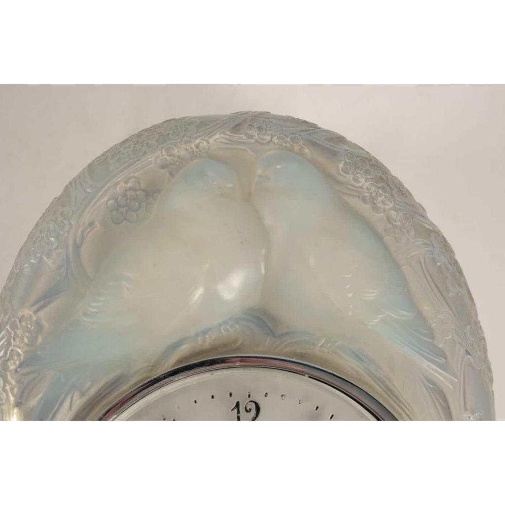 LALIQUE René Pendule « DEUX COLOMBES » Opalescente | Biron LALIQUE René Pendule « DEUX COLOMBES » Opalescente