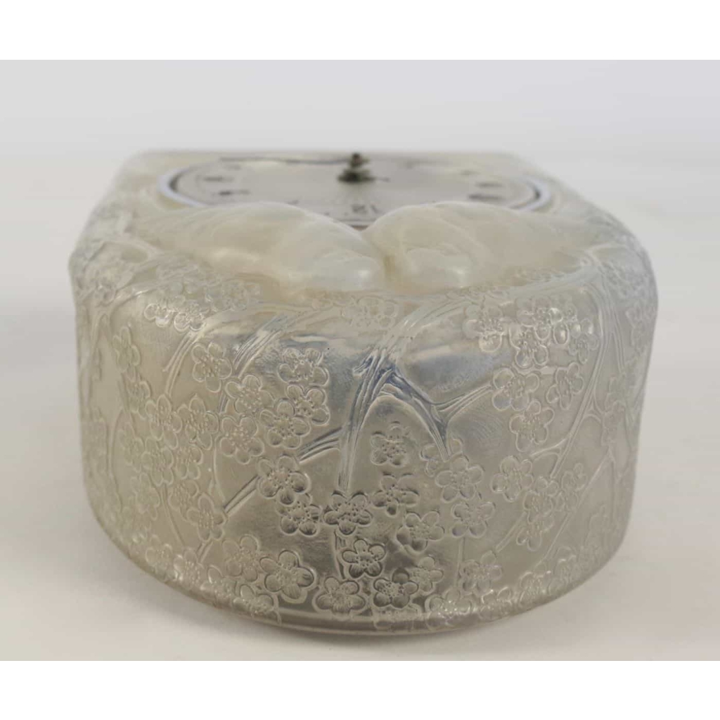 LALIQUE René Pendule « DEUX COLOMBES » Opalescente | Biron LALIQUE René Pendule « DEUX COLOMBES » Opalescente
