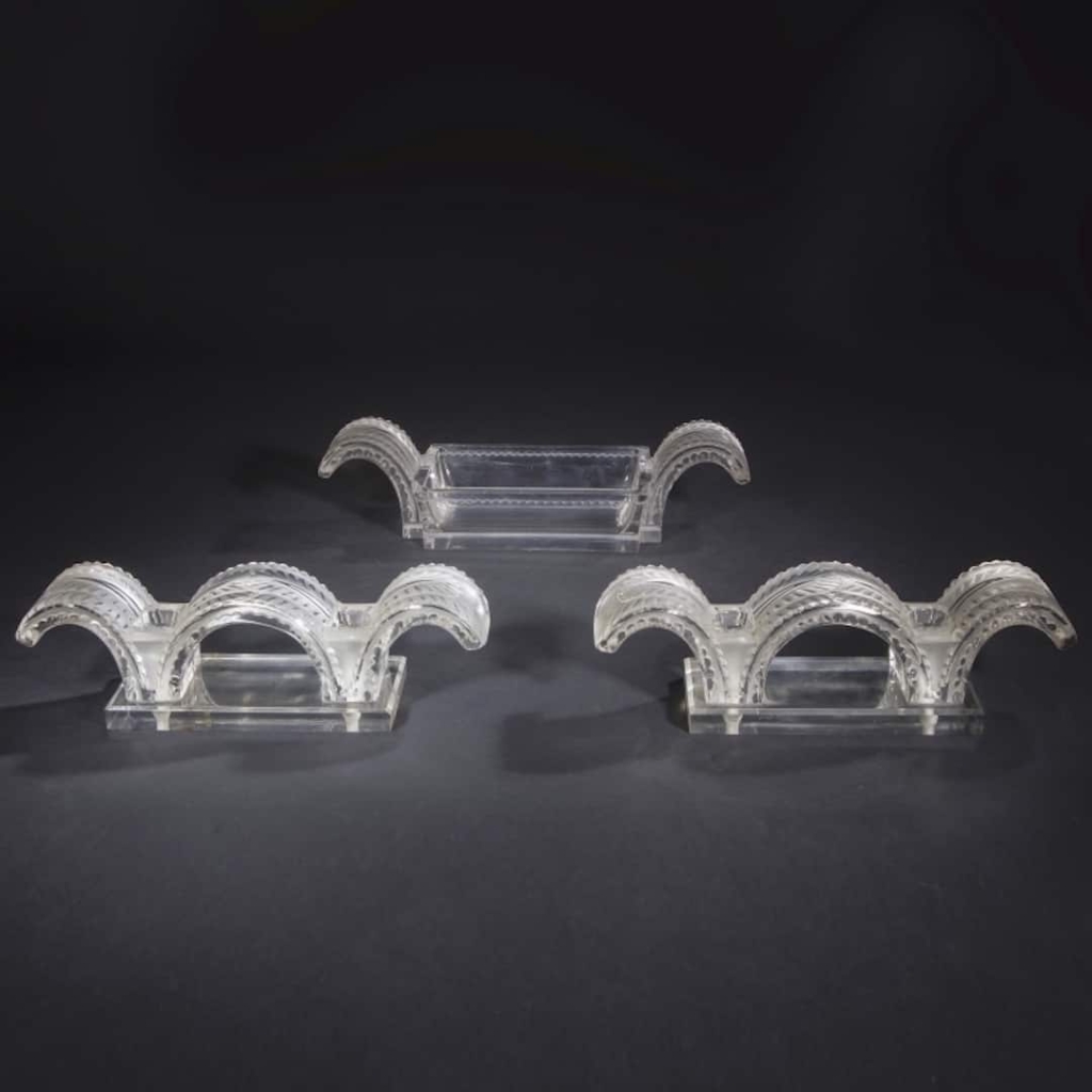 René LALIQUE (1860-1945) Porquerolles chandeliers et coupe | Biron 