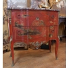 Commode en laque rouge de style transition