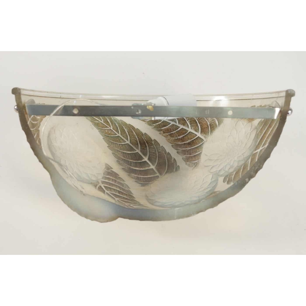 René Lalique Paire d’appliques opalescentes « dalhias » | Biron René Lalique Paire d'appliques opalescentes "dalhias"