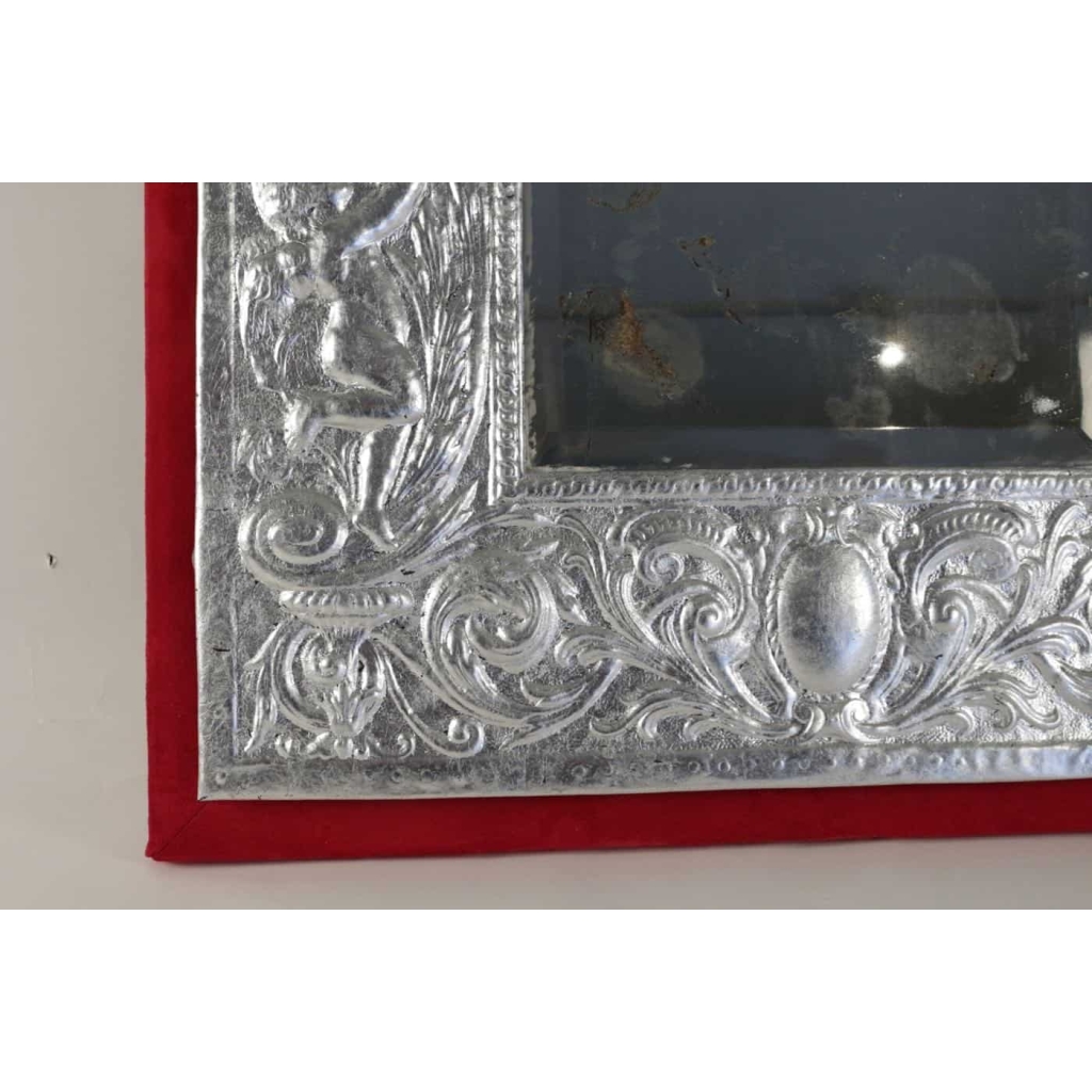 Miroir, XIXème siècle, en métal argenté à la feuille d’argent, époque Napoléon III | Biron Miroir, XIXème siècle, en métal argenté à la feuille d'argent, époque Napoléon III