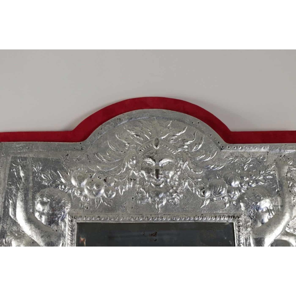 Miroir, XIXème siècle, en métal argenté à la feuille d’argent, époque Napoléon III | Biron Miroir, XIXème siècle, en métal argenté à la feuille d'argent, époque Napoléon III