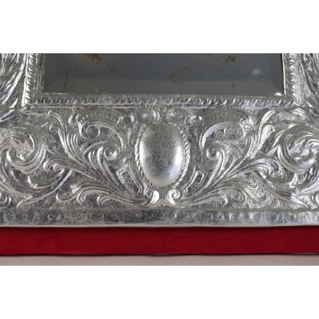 Miroir, XIXème siècle, en métal argenté à la feuille d’argent, époque Napoléon III | Biron Miroir, XIXème siècle, en métal argenté à la feuille d'argent, époque Napoléon III