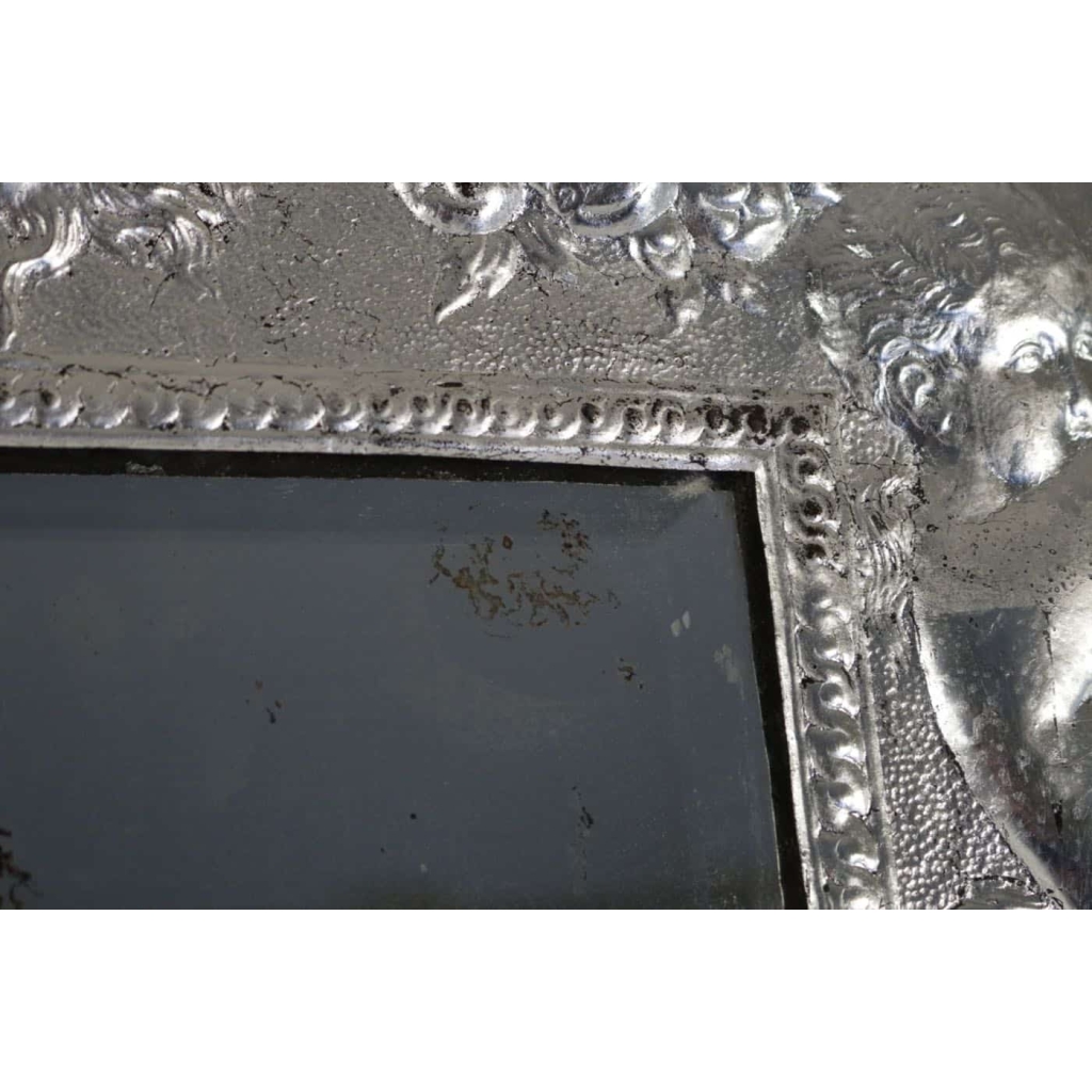 Miroir, XIXème siècle, en métal argenté à la feuille d’argent, époque Napoléon III | Biron Miroir, XIXème siècle, en métal argenté à la feuille d'argent, époque Napoléon III