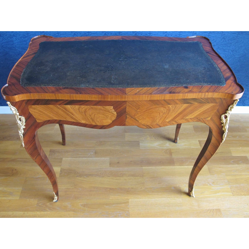 Bureau d'époque Napoléon III (1848 - 1870) de style Louis XV.