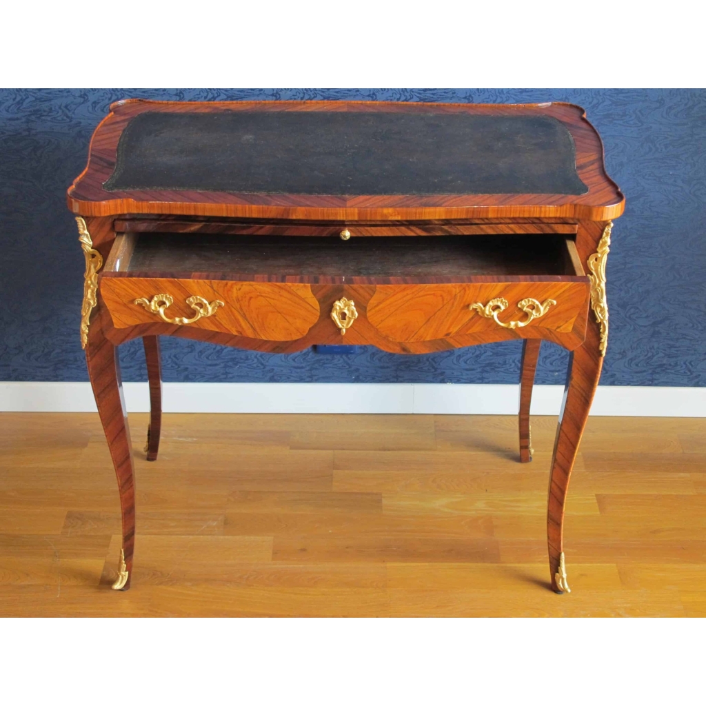 Bureau d'époque Napoléon III (1848 - 1870) de style Louis XV.
