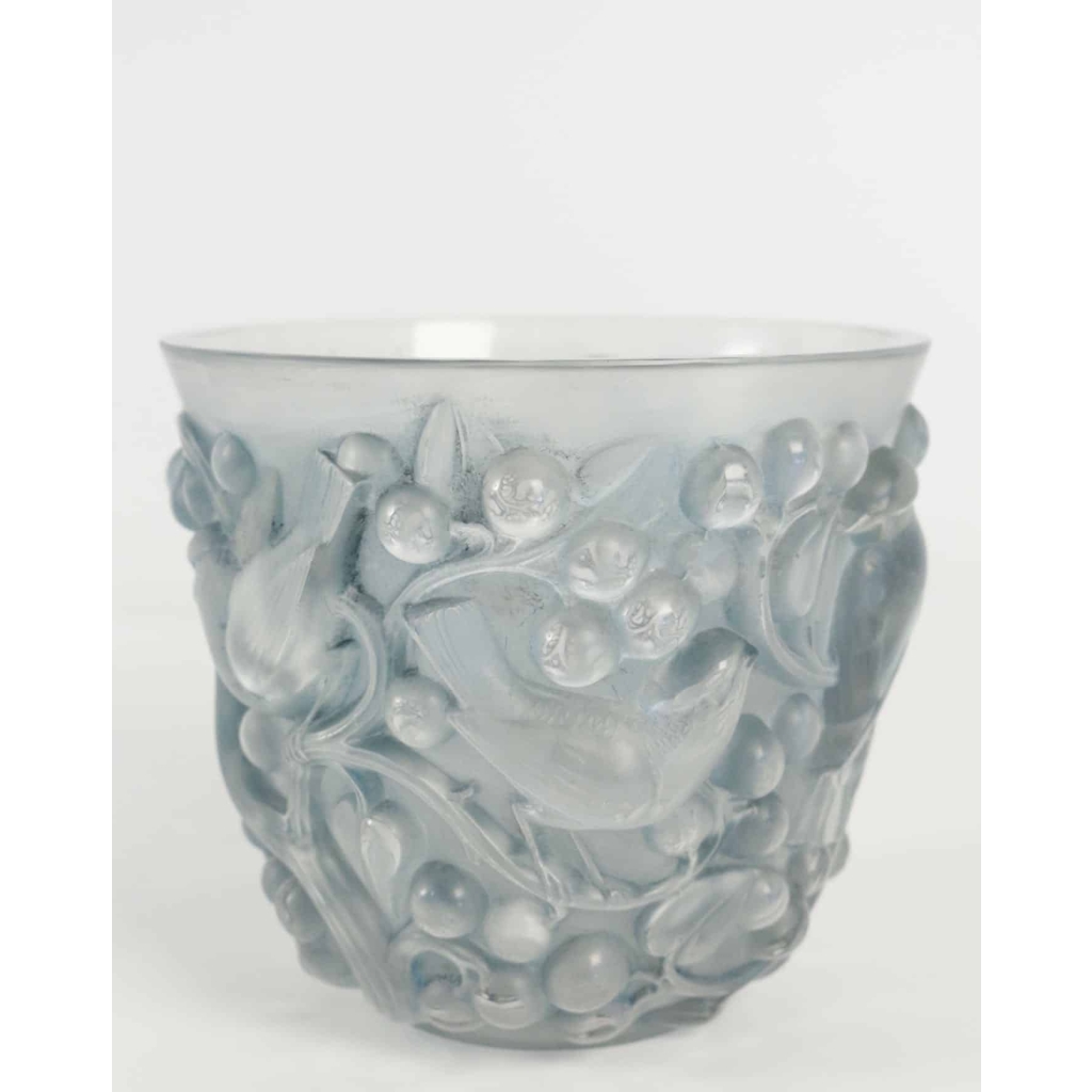 René Lalique Vase « Avallon » patiné Bleu | Biron |||||||