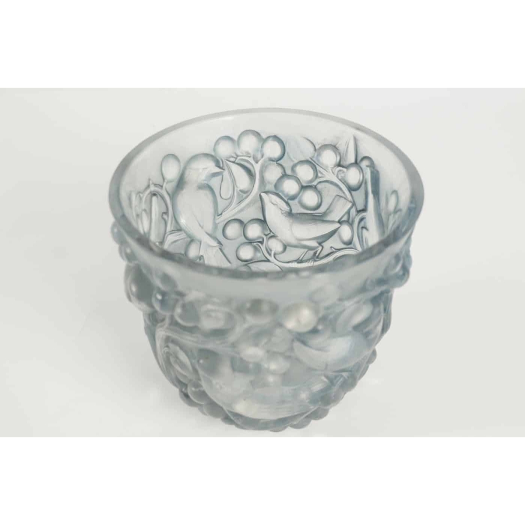 René Lalique Vase « Avallon » patiné Bleu | Biron René Lalique Vase "Avallon" patiné Bleu