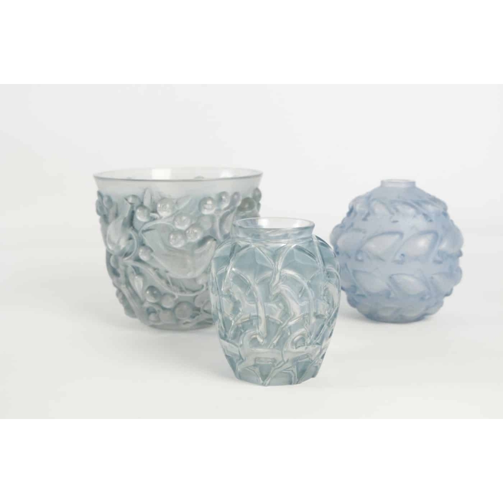 René Lalique Vase « Avallon » patiné Bleu | Biron René Lalique Vase "Avallon" patiné Bleu