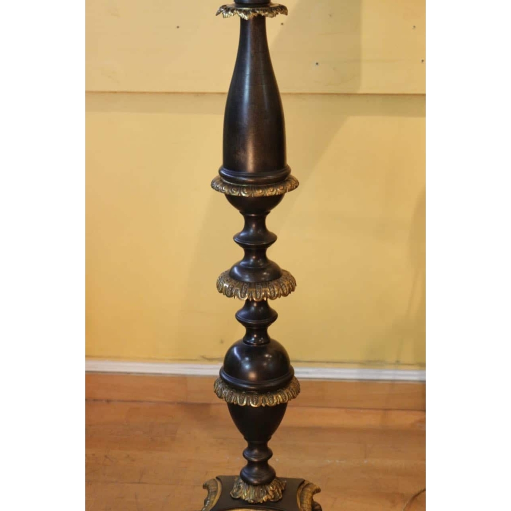 Grande paire de chandeliers en bronze de style Régence du XIX ème siècle | Biron Grande paire de chandeliers en bronze de style Régence du XIX ème siècle