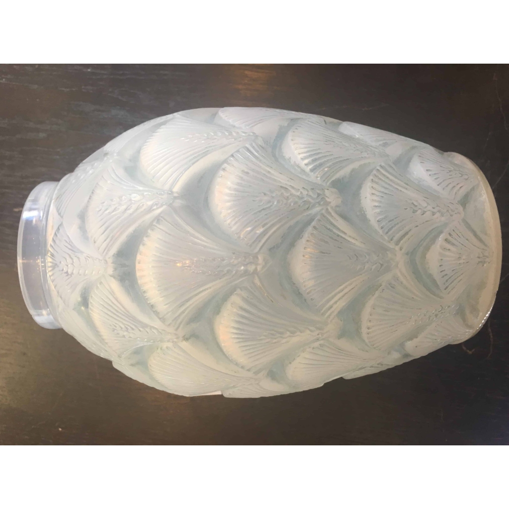 René lalique Opalescent Vase « Herblay » | Biron René lalique Opalescent Vase "Herblay"