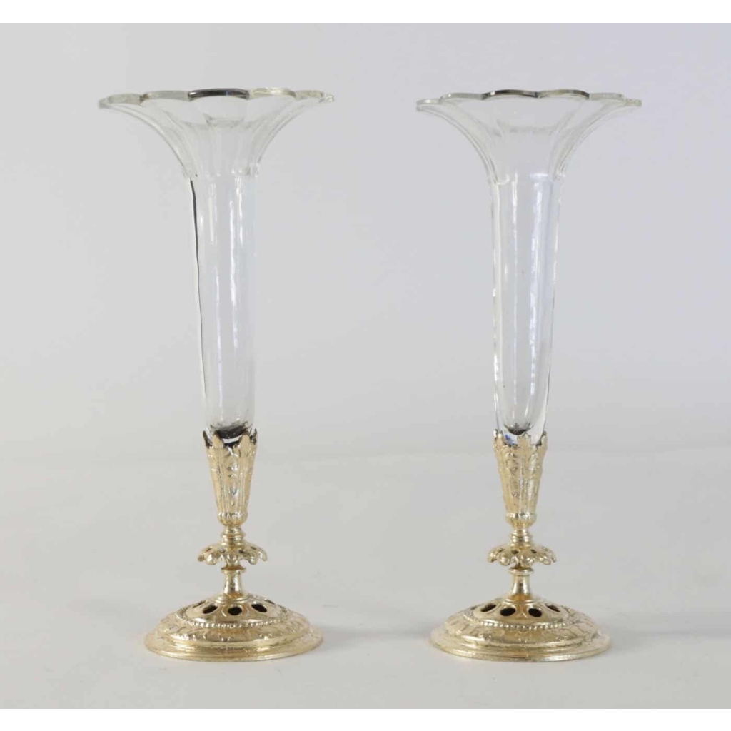 Paire de soliflores, cristal et bronze doré à la feuille d’or, XIXème siècle, époque Napoléon III | Biron Paire de soliflores, cristal et bronze doré à la feuille d'or, XIXème siècle, époque Napoléon III