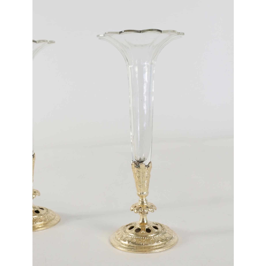 Paire de soliflores, cristal et bronze doré à la feuille d’or, XIXème siècle, époque Napoléon III | Biron Paire de soliflores, cristal et bronze doré à la feuille d'or, XIXème siècle, époque Napoléon III