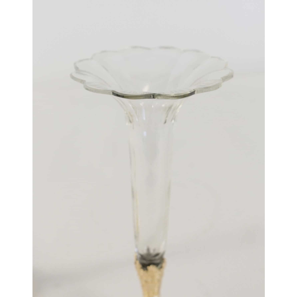 Paire de soliflores, cristal et bronze doré à la feuille d’or, XIXème siècle, époque Napoléon III | Biron Paire de soliflores, cristal et bronze doré à la feuille d'or, XIXème siècle, époque Napoléon III