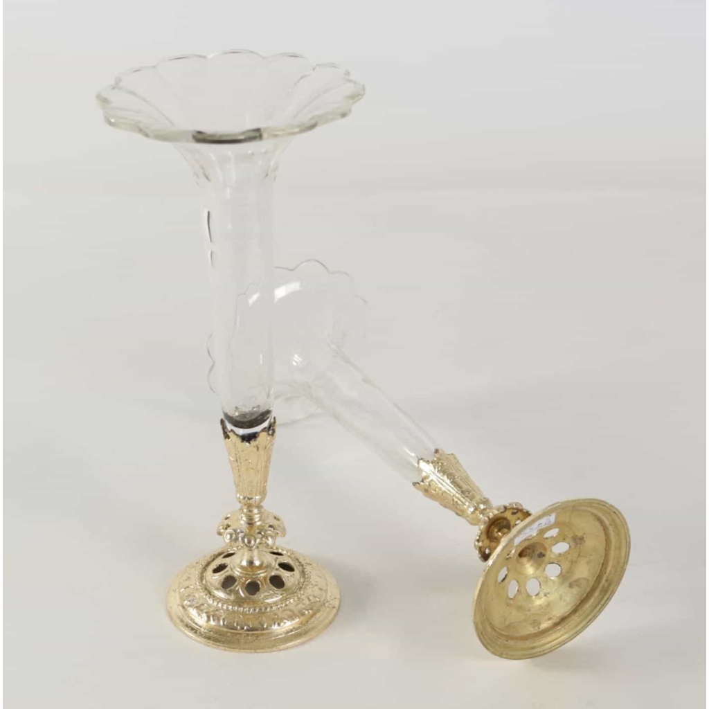 Paire de soliflores, cristal et bronze doré à la feuille d’or, XIXème siècle, époque Napoléon III | Biron Paire de soliflores, cristal et bronze doré à la feuille d'or, XIXème siècle, époque Napoléon III