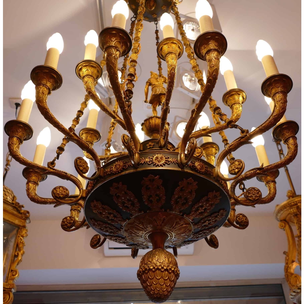 Important lustre Empire 18 lumières en bronze ciselé et doré | Biron Important lustre Empire 18 lumières en bronze ciselé et doré