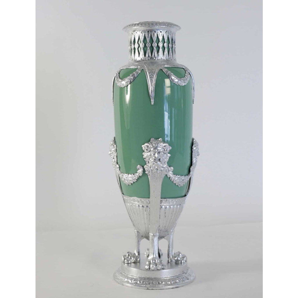 Vase, celadon, faïence, monté métal argenté à la feuille d’argent. XIXème siècle, époque Napoléon III | Biron ||||||||