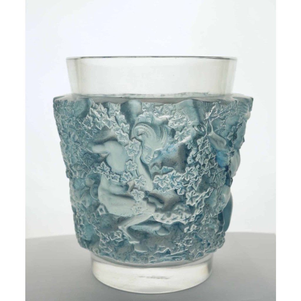 RENE LALIQUE (1860-1945) Vase «Bacchus» Patiné Bleu | Biron RENE LALIQUE (1860-1945) Vase «Bacchus» Patiné Bleu
