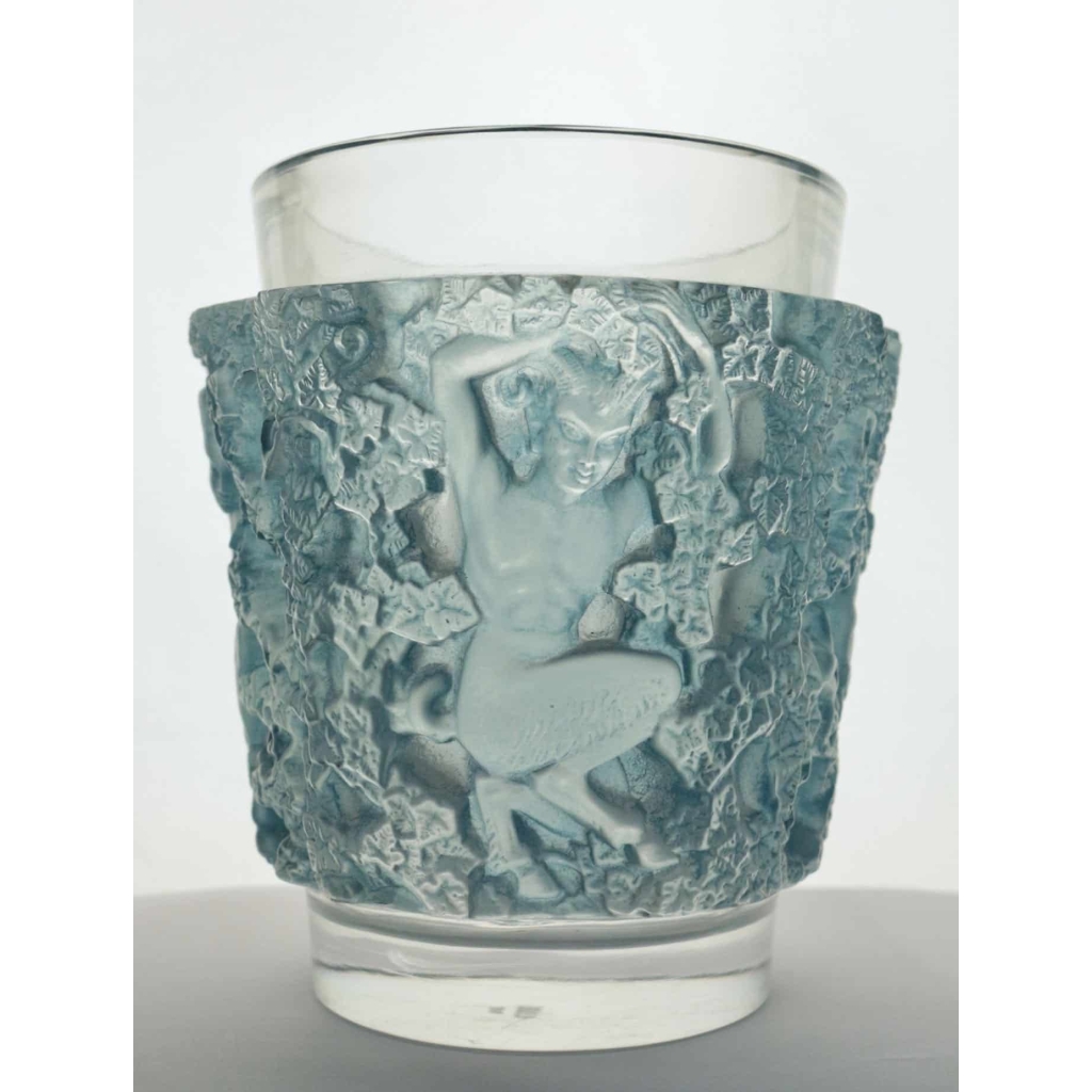 RENE LALIQUE (1860-1945) Vase «Bacchus» Patiné Bleu | Biron RENE LALIQUE (1860-1945) Vase «Bacchus» Patiné Bleu