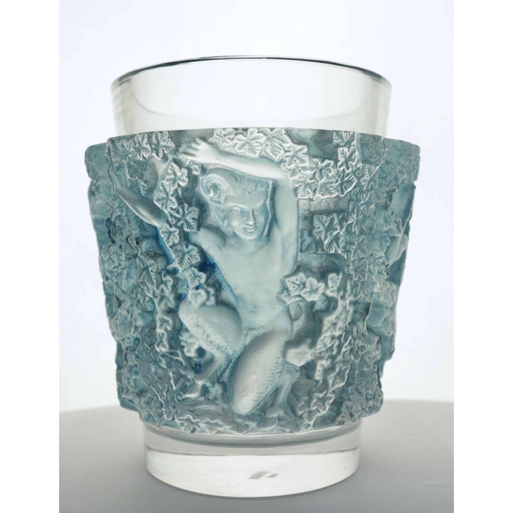 RENE LALIQUE (1860-1945) Vase «Bacchus» Patiné Bleu | Biron RENE LALIQUE (1860-1945) Vase «Bacchus» Patiné Bleu
