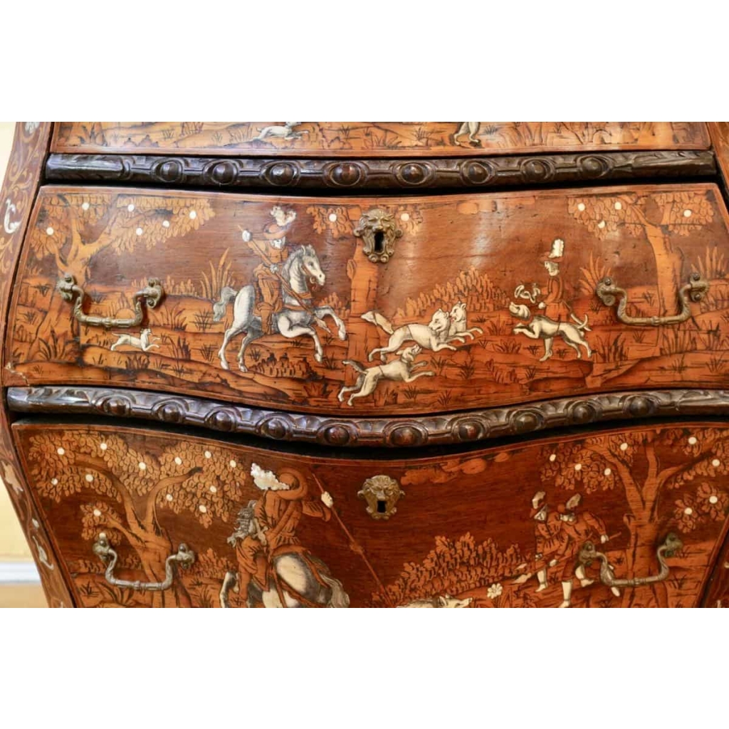 Commode en marqueterie XIXème, du nord de l'Italie