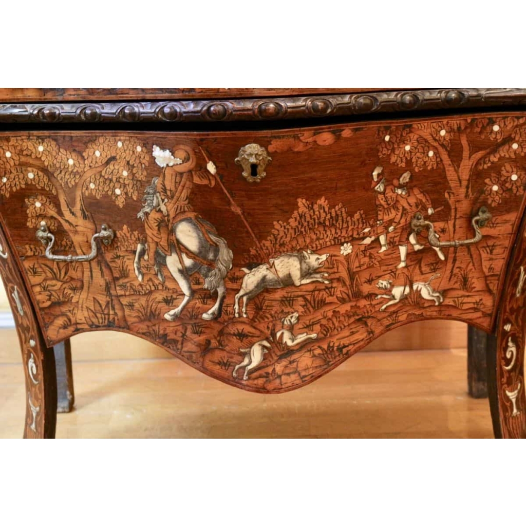 Commode en marqueterie XIXème, du nord de l'Italie