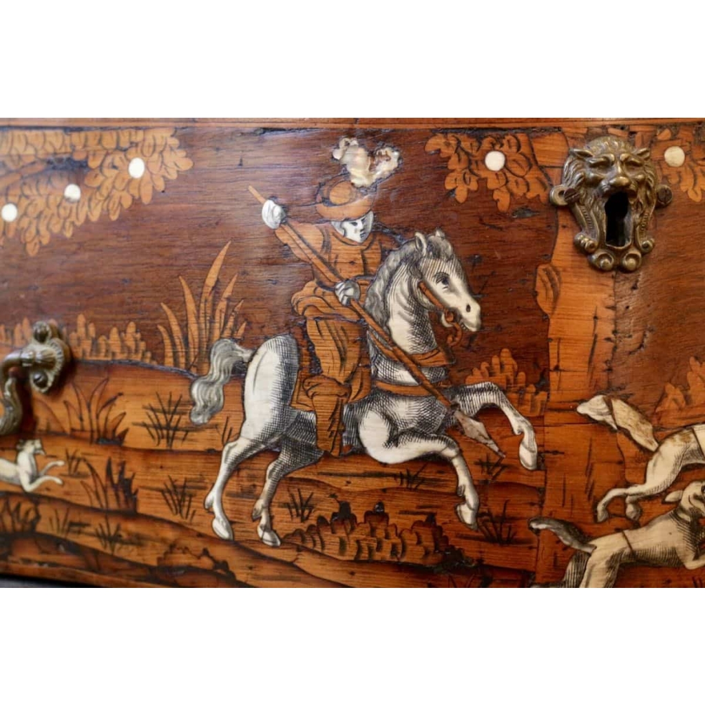 Commode en marqueterie XIXème, du nord de l'Italie