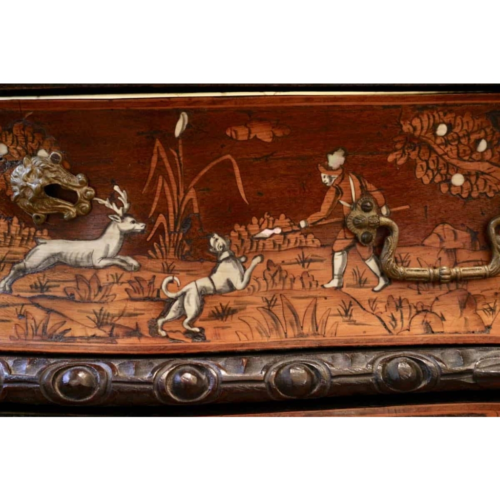 Commode en marqueterie XIXème, du nord de l'Italie