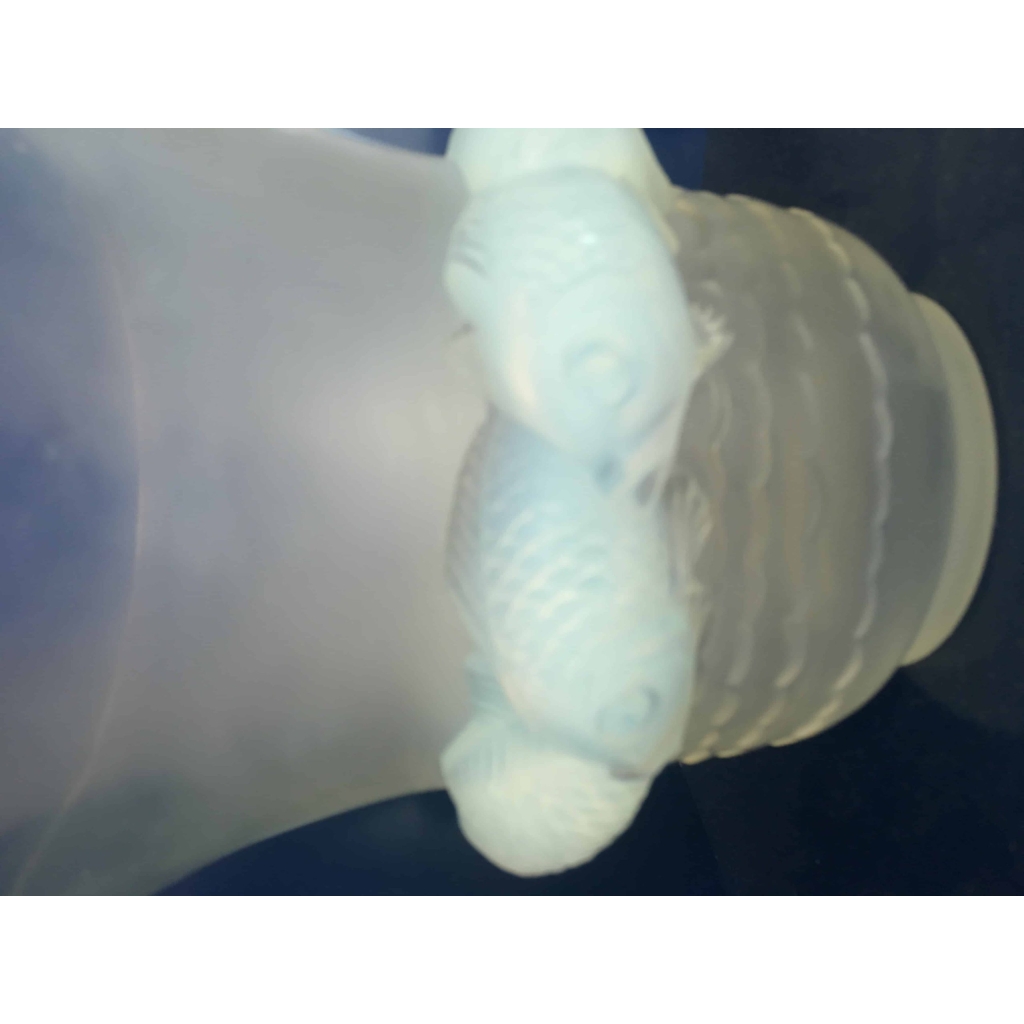 RENE LALIQUE (1860-1945) Vase Opalescent « Piriac » | Biron RENE LALIQUE (1860-1945) Vase Opalescent "Piriac"