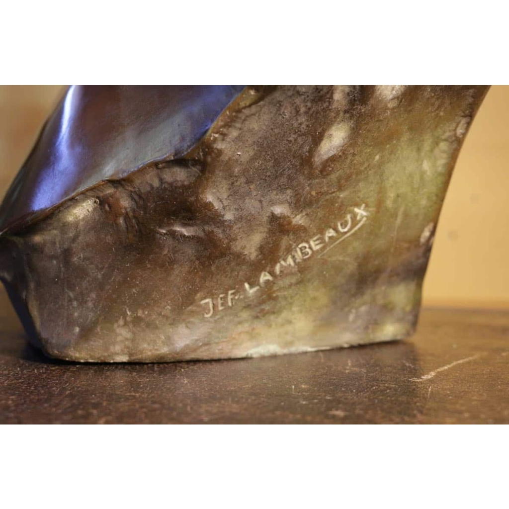 Buste de femme en bronze du XIXème siècle, signé de Jef Lambeaux. | Biron Buste de femme en bronze du XIXème siècle, signé de Jef Lambeaux.