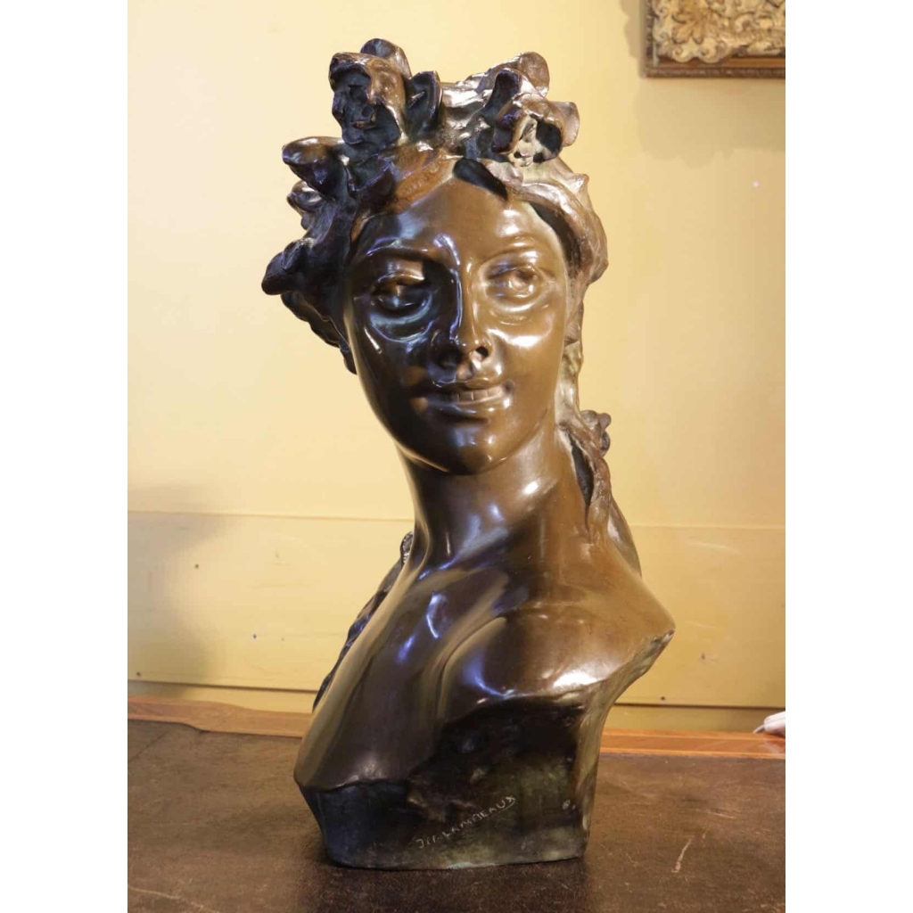 Buste de femme en bronze du XIXème siècle, signé de Jef Lambeaux. | Biron Buste de femme en bronze du XIXème siècle, signé de Jef Lambeaux.
