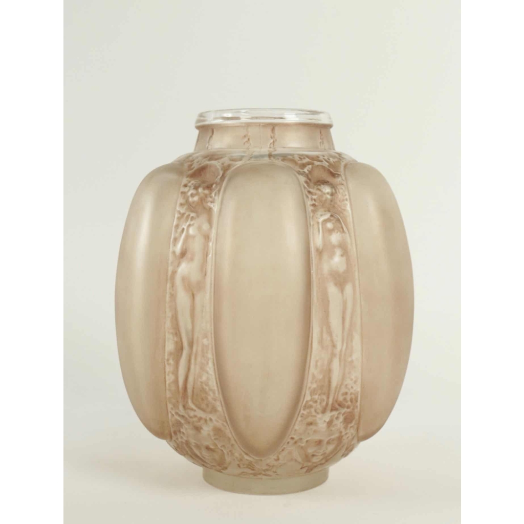 R Lalique Vase Six Figurines Et Masques | Biron |||||||||||